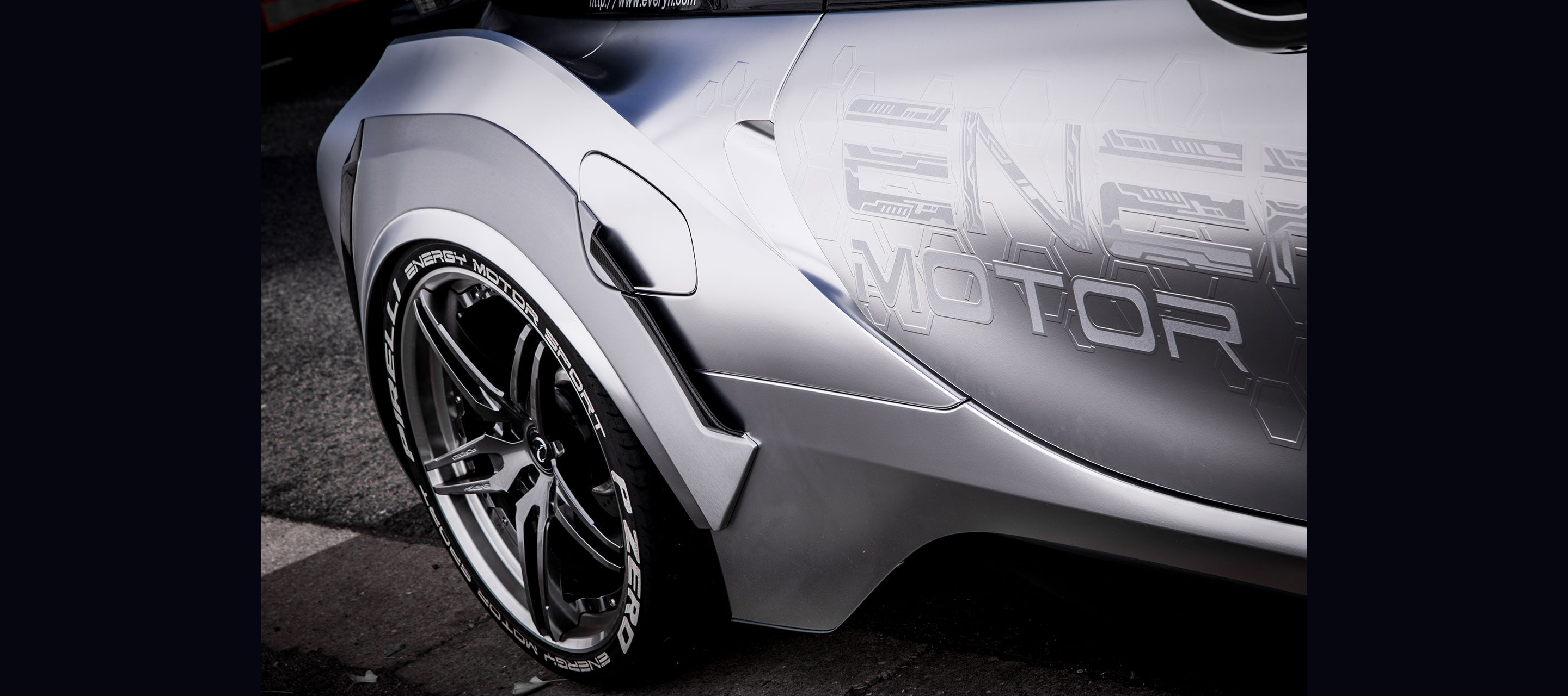 BMW i8 silver wrapping19